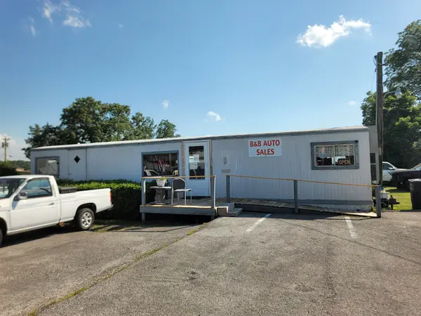 704 S Anderson St, Tullahoma, TN 37388