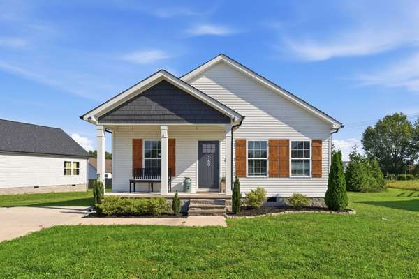 160 Foutch Ct, Smithville, TN 37166