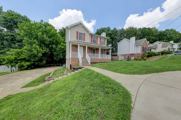 2587 Elkmont Dr, Clarksville, TN 37040