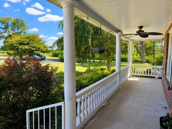 10814 Clarksville Rd, Olmstead, KY 42265