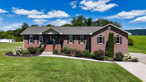 121 County Road 903, Etowah, TN 37331