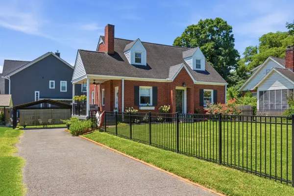 1003 Graybar Ln, Nashville, TN 37204