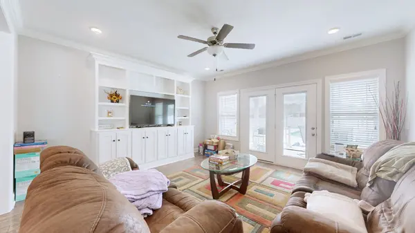 145 Cooper Place Dr, Manchester, TN 37355