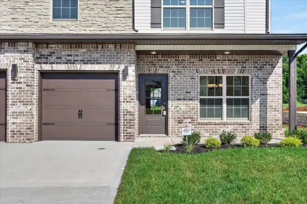 653 Woodrush Dr, Clarksville, TN 37040