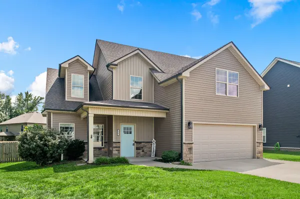 518 Latham Ct, Clarksville, TN 37043