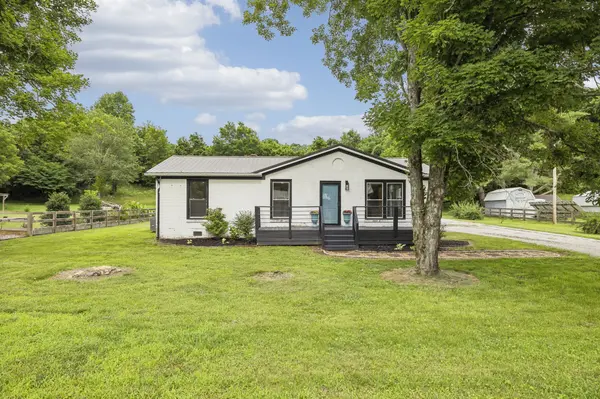 2632 Owens Dr, Santa Fe, TN 38482