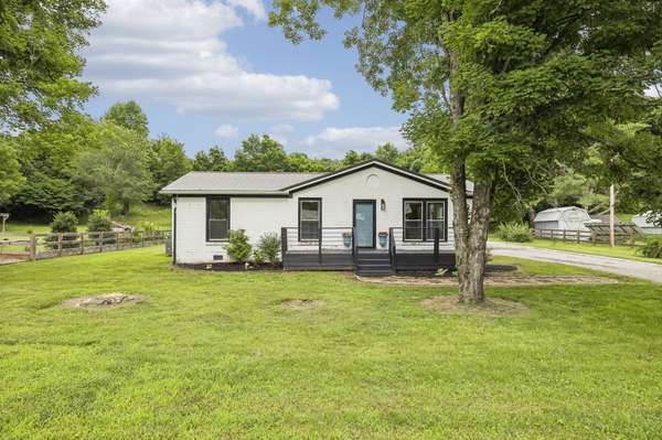 2632 Owens Dr, Santa Fe, TN 38482