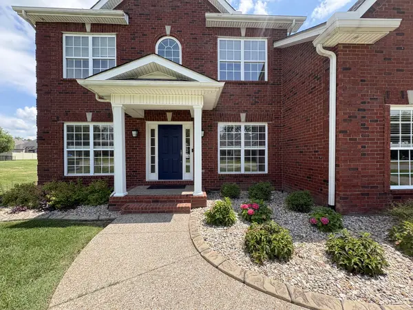 1013 Notting Hill Dr, Gallatin, TN 37066