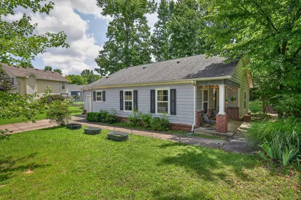 119 Silver Leaf Cir, Dickson, TN 37055