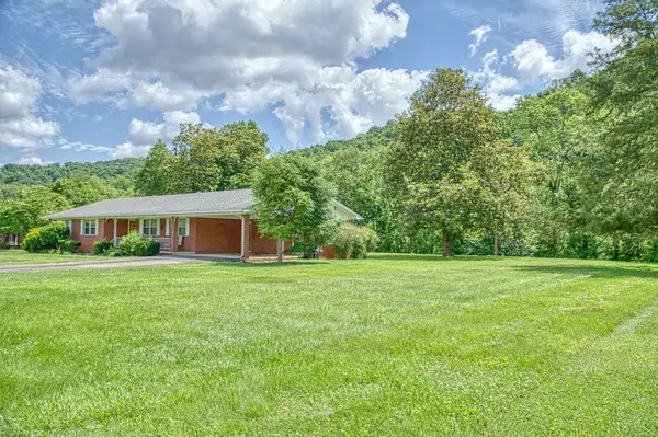 221 Obey Drive, Celina, TN 38551