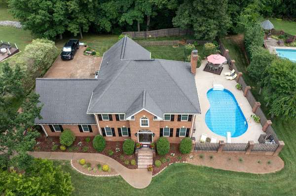 129 Baldridge Dr, Cottontown, TN 37048