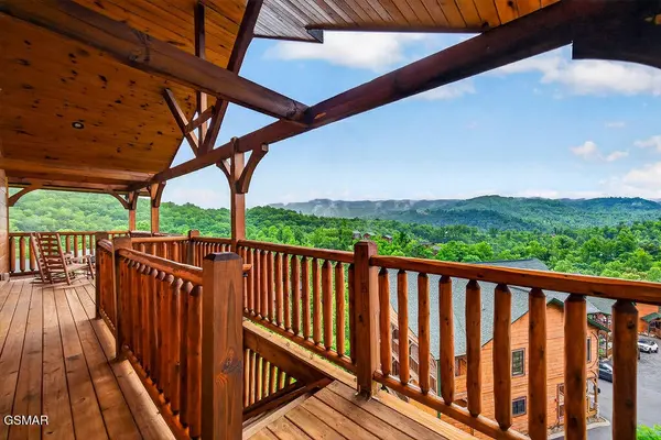 776 Mountain Stream Way, Gatlinburg, TN 37738