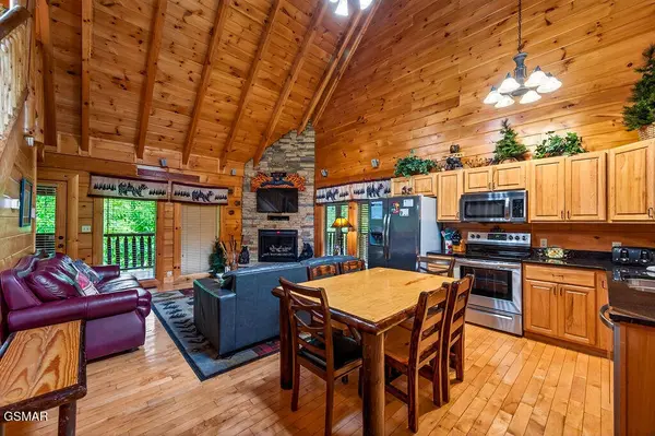 2024 Bear Haven Way, Sevierville, TN 37876