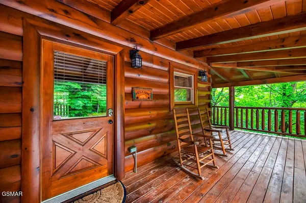 2024 Bear Haven Way, Sevierville, TN 37876