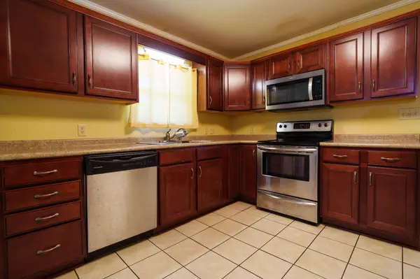 885 Southgate Dr, Cookeville, TN 38501