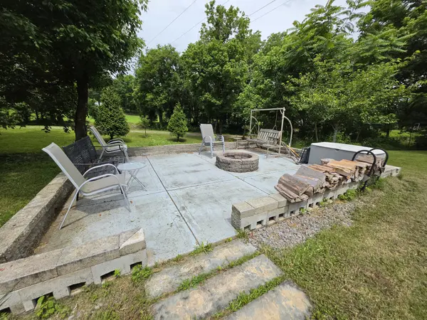 448 Osage Ln, Bradyville, TN 37026