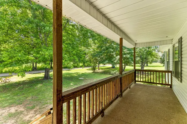 510 Morningside Dr, Chapel Hill, TN 37034