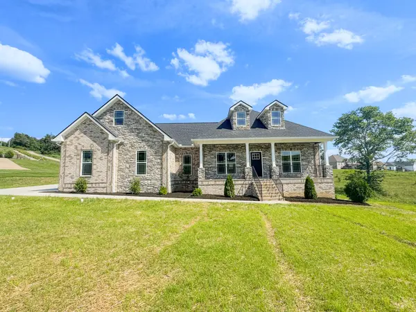 360 Bridle Path Ln, Hartsville, TN 37074