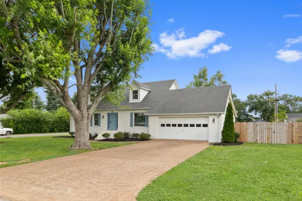 500 8th St, Lawrenceburg, TN 38464