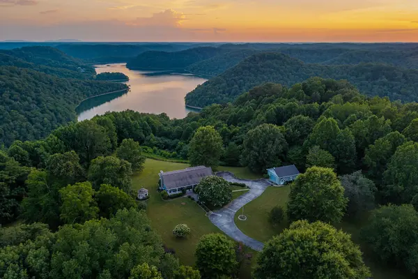 11720 Fox Hill Rd, Baxter, TN 38544