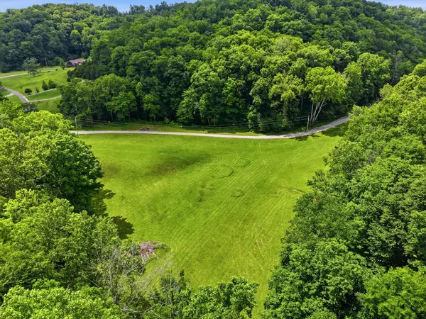 1639 Eucalyptus Dr, Byrdstown, TN 38549