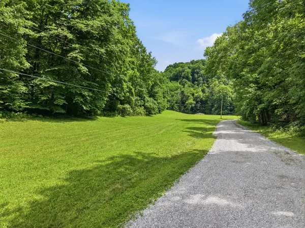 1639 Eucalyptus Dr, Byrdstown, TN 38549