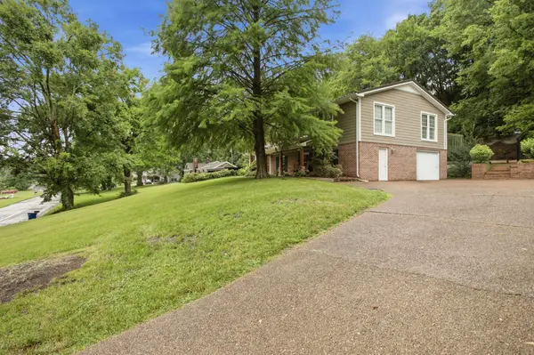 104 Fairview Drive, Mount Pleasant, TN 38474