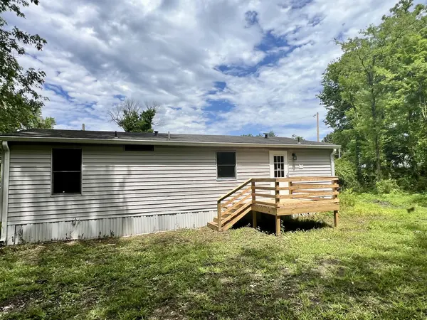 110 Hinkle Hill St #E, Bell Buckle, TN 37020