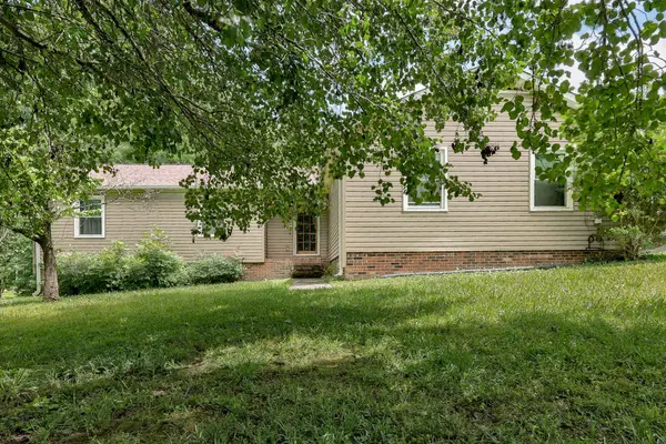261 Glenview Dr, Estill Springs, TN 37330