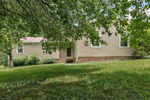 261 Glenview Dr, Estill Springs, TN 37330