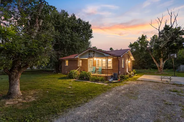 185 Petty Gap Rd, Woodbury, TN 37190