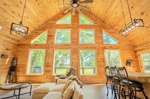 55 Kiki Cove, Clifton, TN 38425