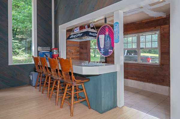 1791 Deer Creek Rd, Linden, TN 37096
