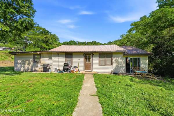 9101 Andersonville Pike, Powell, TN 37849