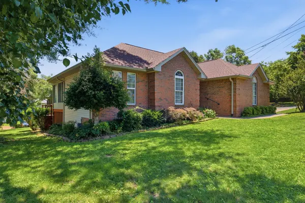 1629 Roundhill Dr,  Nashville,  TN 37211