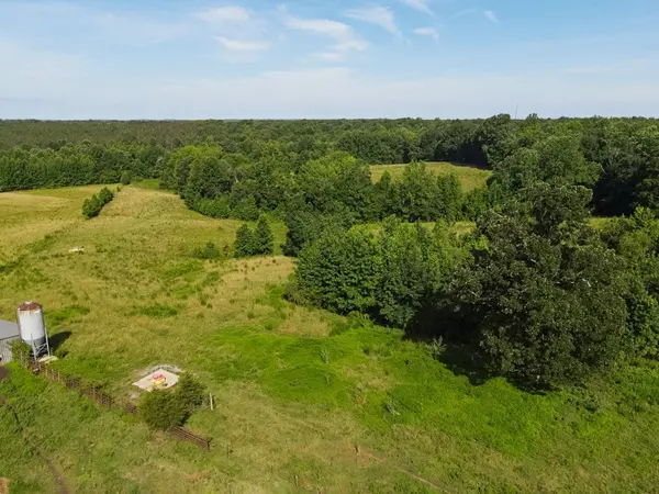 1074 McGee Rd, Decaturville, TN 38329