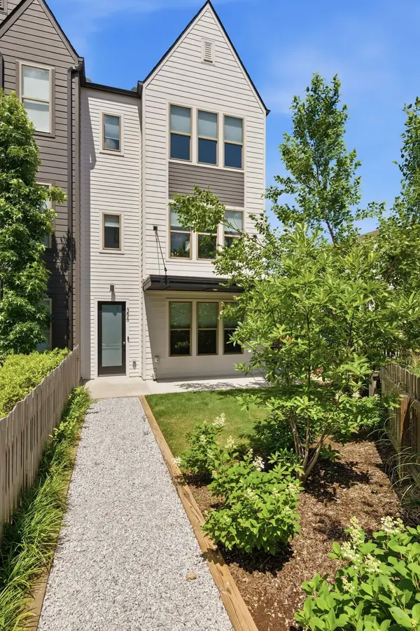 356 E Village Ln, Nashville, TN 37216