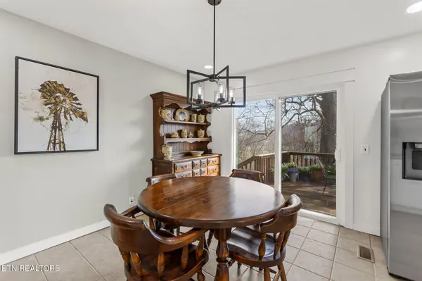 786 Swan Pond Circle Rd, Harriman, TN 37748