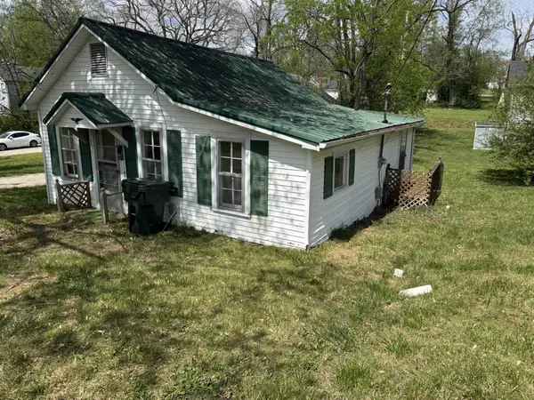 501 W Chestnut St, Dickson, TN 37055