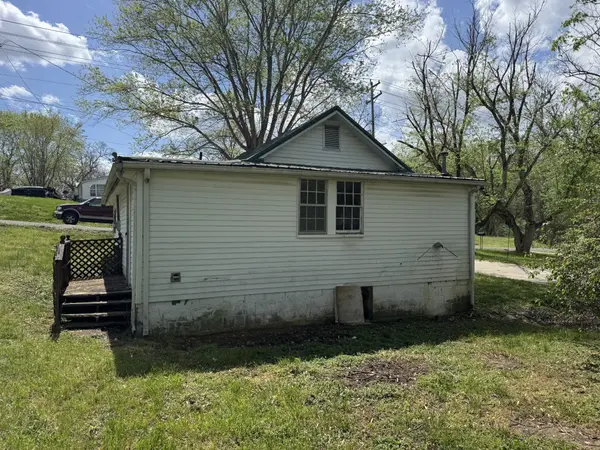 501 W Chestnut St, Dickson, TN 37055