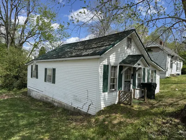 501 W Chestnut St, Dickson, TN 37055