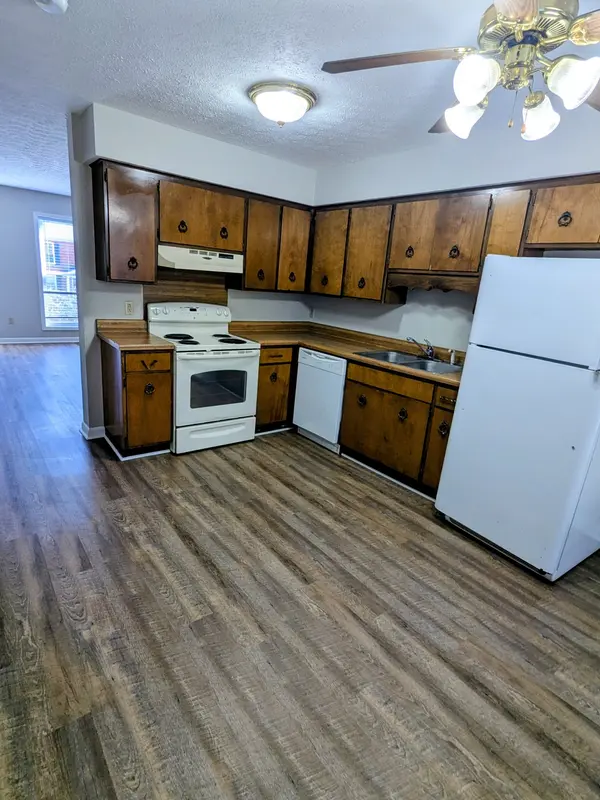 1034 Brookview Dr #14C, Franklin, KY 42134