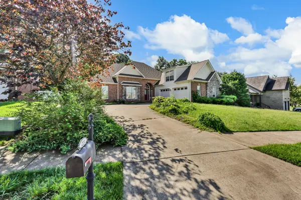223 Misty Dr, Pleasant View, TN 37146