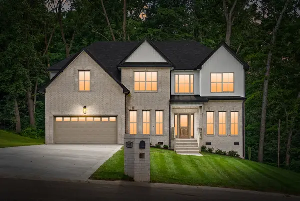 907 Douglas Ln, Clarksville, TN 37043