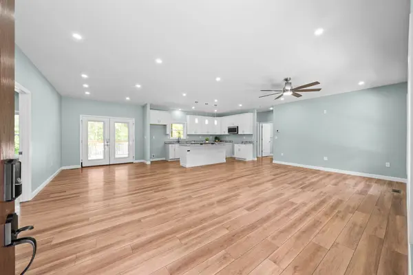 15 Locust Dr, Erin, TN 37061