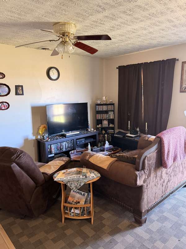 344 E Noel Dr, Cadiz, KY 42211
