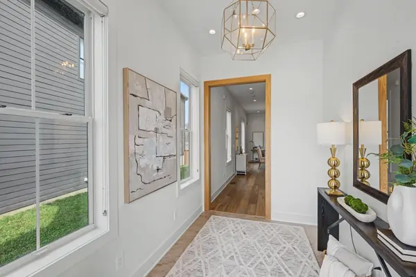 6412A Premier Dr, Nashville, TN 37209