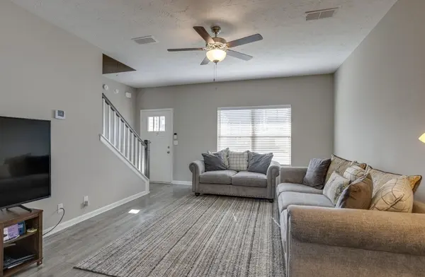 2110 Oak Dr, Murfreesboro, TN 37128