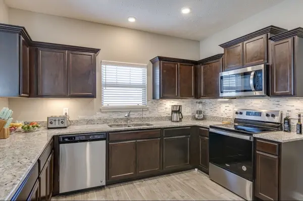 2110 Oak Dr, Murfreesboro, TN 37128