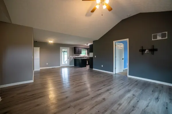 831 Philippi Rd, Wartrace, TN 37183